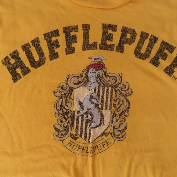 Universal Studios Japan The Wizarding World Of Harry Potter hufflepuff tshirt M - Picture 2 of 6
